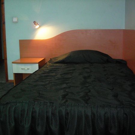 Elbrus Hotel Pazardzhik Eksteriør bilde