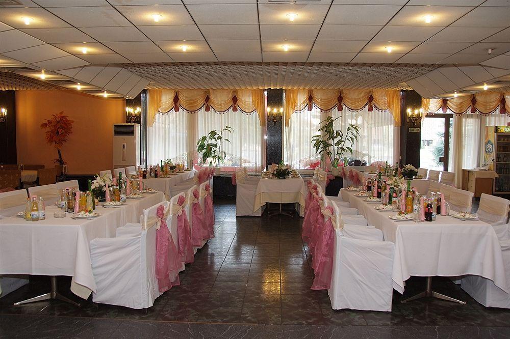 Elbrus Hotel Pazardzhik Eksteriør bilde