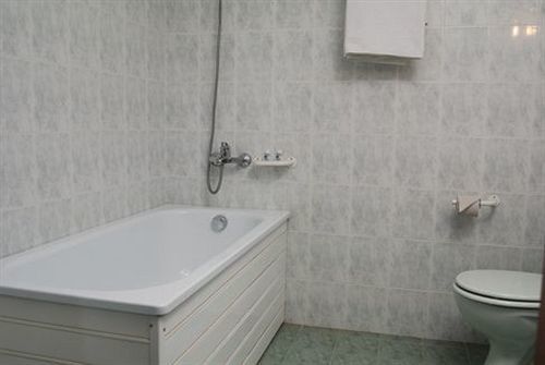 Elbrus Hotel Pazardzhik Eksteriør bilde