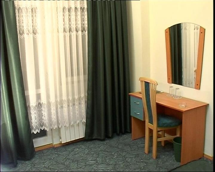Elbrus Hotel Pazardzhik Rom bilde